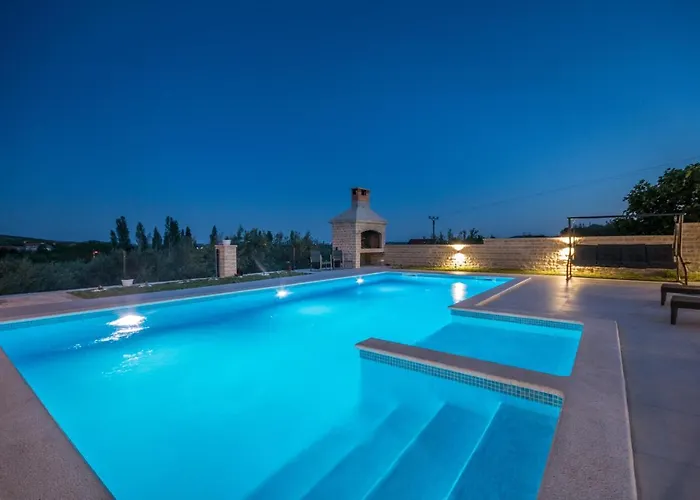 Feriehus Poolincluded - Maslina *