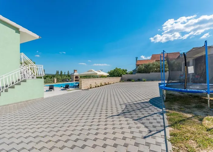 Сasa de vacaciones Poolincluded - Maslina *